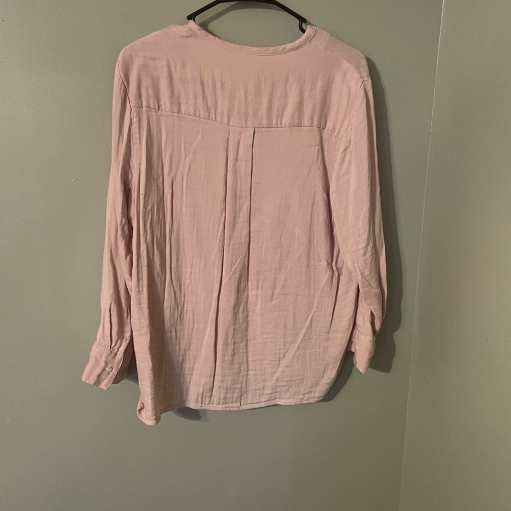 Old Navy Blush Pink Blouse - Picture 2 of 3